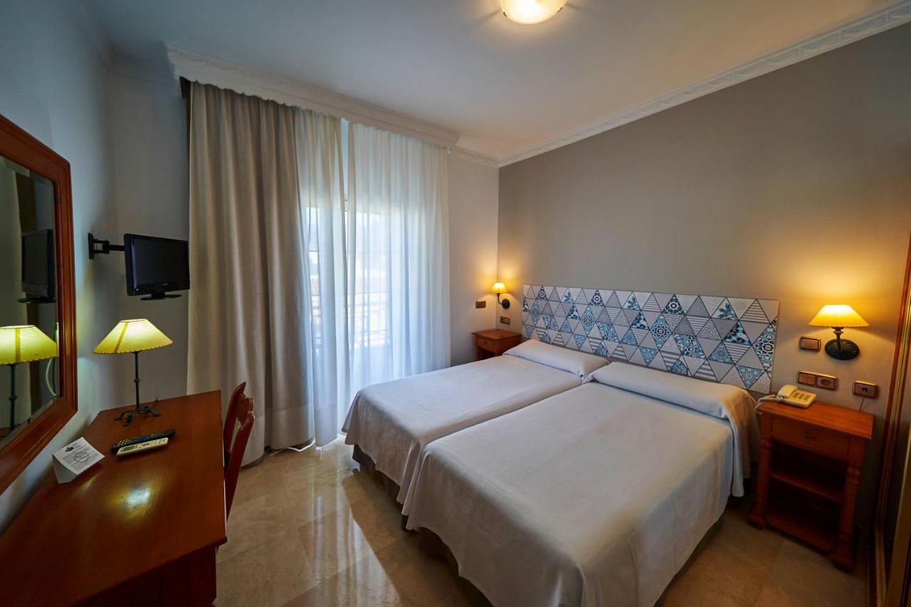 Hotel Bajamar Centro Nerja Exterior photo